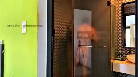 Snapshot of orlando__bloom chatting on 8, 1, 2026 Fansly and Instagram - online show from 8, 1, 2026