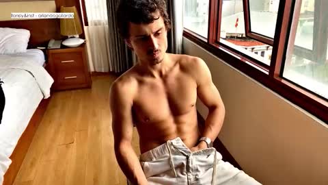 Snapshot of orlando__bloom chatting on 10, 3, 2026 Fansly and Instagram - online show from 10, 3, 2026