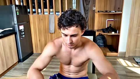 Snapshot of orlando__bloom chatting on 20, 3, 2026 Fansly and Instagram - online show from 20, 3, 2026