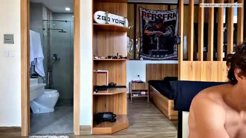 Snapshot of orlando__bloom chatting on 14, 4, 2026 Fansly and Instagram - online show from 14, 4, 2026