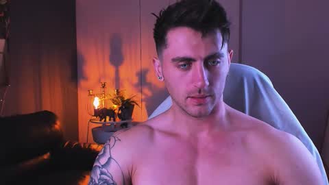 Snapshot of oscar_miller_ chatting on 4, 10, 2025 Oscar online show from 4, 10, 2025