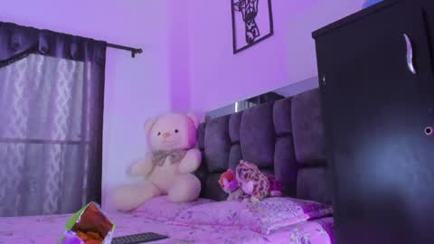 Snapshot of osiris_doll chatting on 14, 4, 2026 vella online show from 14, 4, 2026