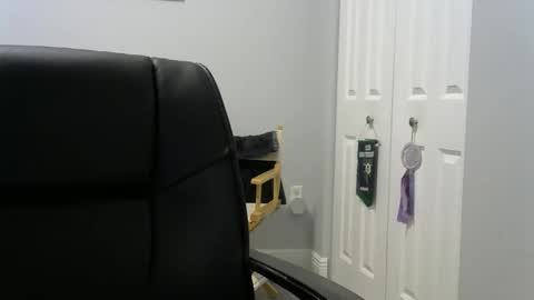 Ossi online show from 17, 12, 2025