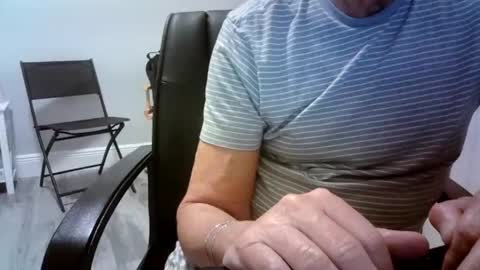 Snapshot of ossibottom chatting on 26, 3, 2026 Ossi online show from 26, 3, 2026