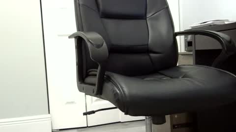 Snapshot of ossibottom chatting on 3, 4, 2026 Ossi online show from 3, 4, 2026