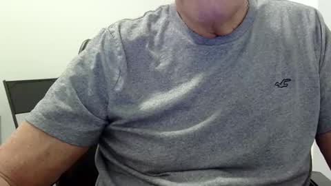 Snapshot of ossibottom chatting on 11, 4, 2026 Ossi online show from 11, 4, 2026