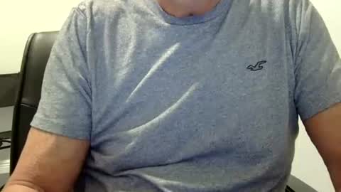Snapshot of ossibottom chatting on 1, 5, 2026 Ossi online show from 1, 5, 2026