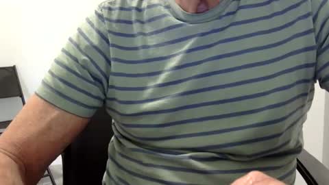 Snapshot of ossibottom chatting on 18, 5, 2026 Ossi online show from 18, 5, 2026