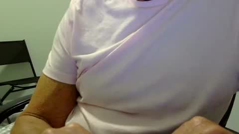 Snapshot of ossibottom chatting on 29, 5, 2026 Ossi online show from 29, 5, 2026
