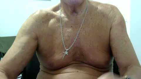Snapshot of ossibottom chatting on 18, 6, 2026 Ossi online show from 18, 6, 2026