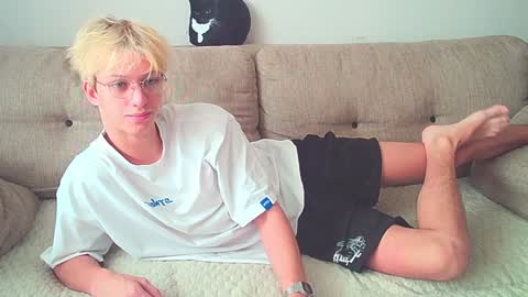 Snapshot of ostin_meoww chatting on 20, 12, 2024 Ostin online show from 20, 12, 2024