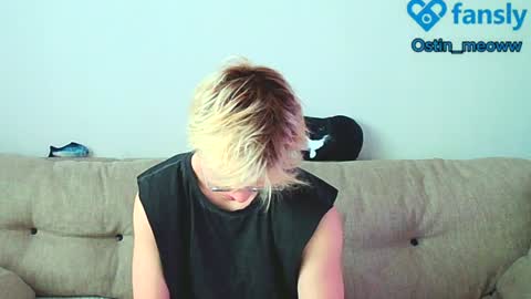 Snapshot of ostin_meoww chatting on 12, 1, 2025 Ostin online show from 12, 1, 2025