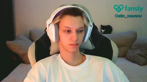 Snapshot of ostin_meoww chatting on 19, 1, 2025 Ostin online show from 19, 1, 2025