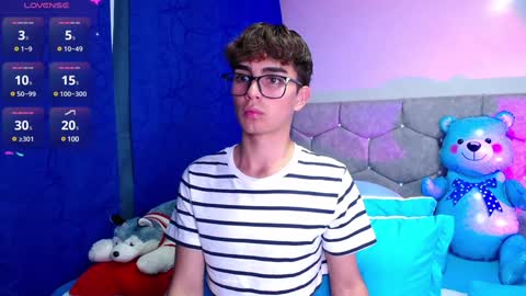 Snapshot of owenblue__ chatting on 4, 2, 2025 Owen Independent model online show from 4, 2, 2025