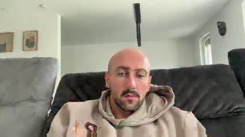 Snapshot of oxlade59 chatting on 4, 11, 2025 oxlade59 online show from 4, 11, 2025