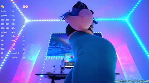 Snapshot of oxlemon chatting on 10, 1, 2025 oxlemon online show from 10, 1, 2025