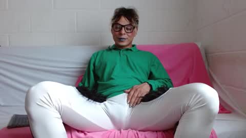 Snapshot of oxxy_jean chatting on 28, 12, 2024 Jeannifer online show from 28, 12, 2024