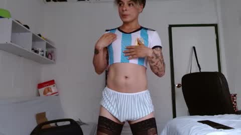 Snapshot of oxxy_jean chatting on 1, 2, 2025 Jeannifer online show from 1, 2, 2025