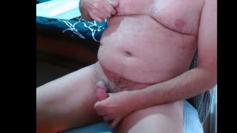 Snapshot of ozzieozzieoi chatting on 25, 6, 2026 HairyolOz online show from 25, 6, 2026
