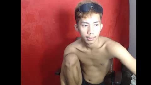 Snapshot of p1noytwink_xel chatting on 29, 5, 2026 p1noytwink_xel online show from 29, 5, 2026