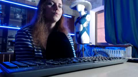 Ella online show from 5, 5, 2026