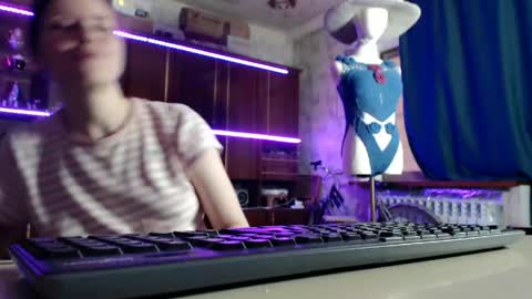 Ella online show from 14, 5, 2026