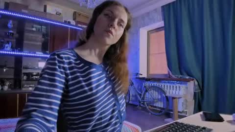 Ella online show from 31, 5, 2026