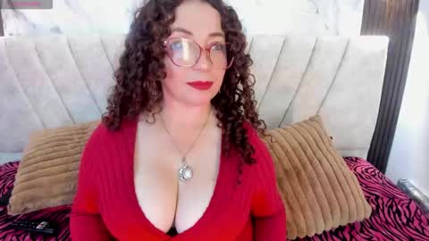 You can call me Mommy Goddess Queen online show from 9, 3, 2026