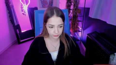Snapshot of pambeeslyy chatting on 8, 3, 2025 Pam online show from 8, 3, 2025