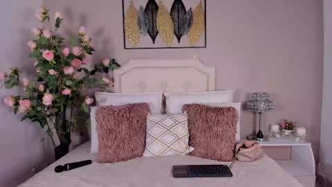 Pamela Duque  online show from 27, 2, 2025