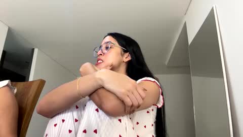 Snapshot of pamela_milleer chatting on 6, 1, 2025 pamela_milleer online show from 6, 1, 2025