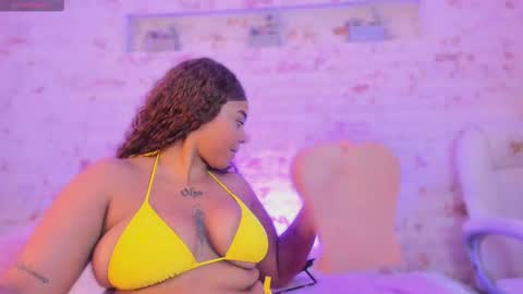 Snapshot of pamela_west chatting on 3, 12, 2025 Pamela West online show from 3, 12, 2025