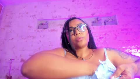 Snapshot of pamela_west chatting on 28, 5, 2026 Pamela West online show from 28, 5, 2026