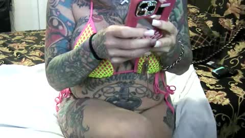 PAMELA GUNNS online show from 17, 12, 2024