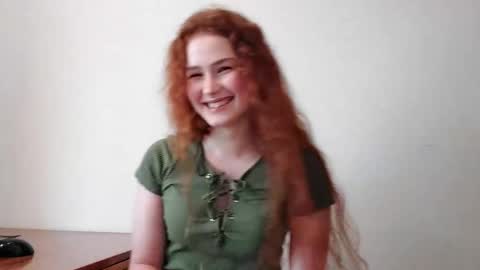 Snapshot of pandorabrockell chatting on 19, 10, 2025 Mia online show from 19, 10, 2025