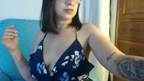 Carolinesworldx online show from 20, 1, 2025