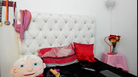 Paola online show from 6, 1, 2025