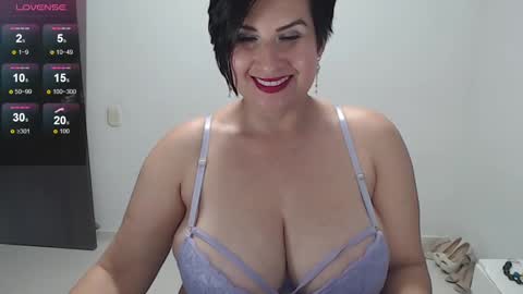 Paola Williams online show from 28, 2, 2025