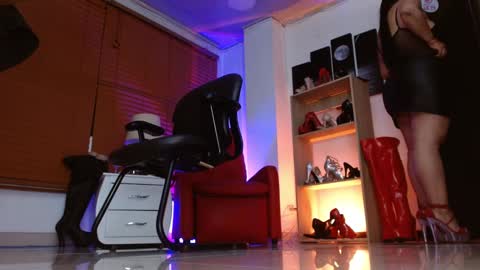 PAOLA  online show from 26, 11, 2025