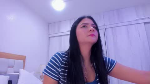 Snapshot of paolaa_rodriguez chatting on 5, 2, 2025 Paola  online show from 5, 2, 2025