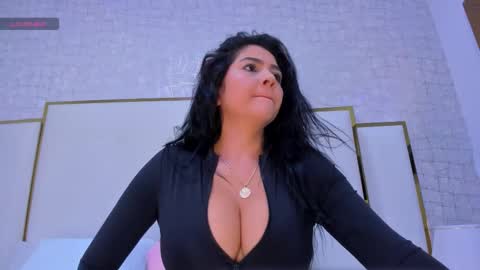Snapshot of paolaa_rodriguez chatting on 16, 9, 2025 Paola  online show from 16, 9, 2025