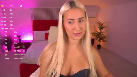 Snapshot of paolamola chatting on 25, 7, 2026 Lia online show from 25, 7, 2026