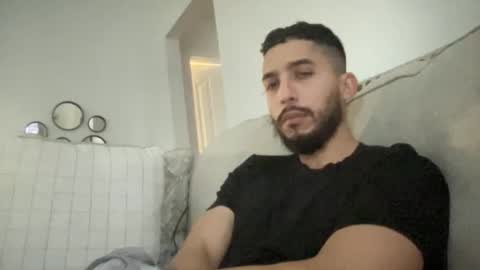 Snapshot of papicubano_guapo23cm chatting on 2, 1, 2025 papicubano_guapo23cm online show from 2, 1, 2025