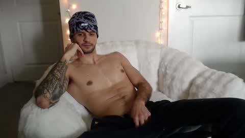 Snapshot of papijakey chatting on 14, 4, 2026 -- New Videos Down Below online show from 14, 4, 2026