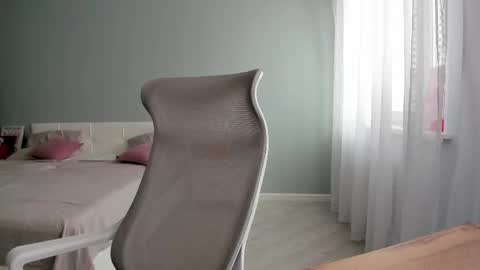 Snapshot of paradi_se chatting on 21, 10, 2025 Melena online show from 21, 10, 2025