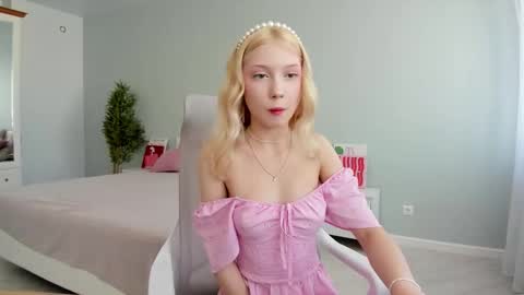 Snapshot of paradi_se chatting on 25, 10, 2025 Melena online show from 25, 10, 2025