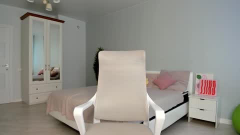 Snapshot of paradi_se chatting on 12, 11, 2025 Melena online show from 12, 11, 2025