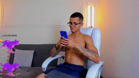 Snapshot of paradise_boy_s chatting on 4, 2, 2026 Ryan And Casper online show from 4, 2, 2026