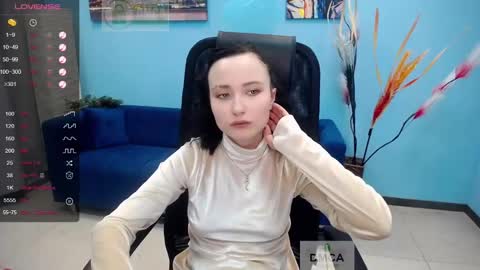Snapshot of paradox_666_ chatting on 17, 1, 2025 Louise online show from 17, 1, 2025