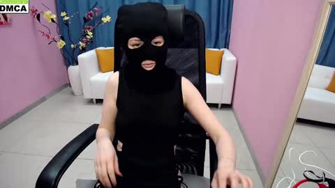 Snapshot of paradox_666_ chatting on 6, 3, 2025 Louise online show from 6, 3, 2025
